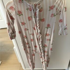 Caden Lane Cream and Pink Floral Ruffle-Trim Zip Pajama Set
